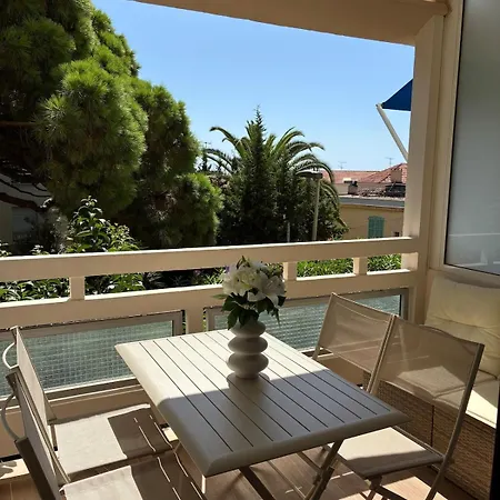 Апартаменты Cozy 2-room *