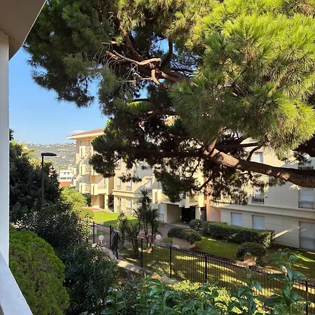 Cozy 2-room Cannes